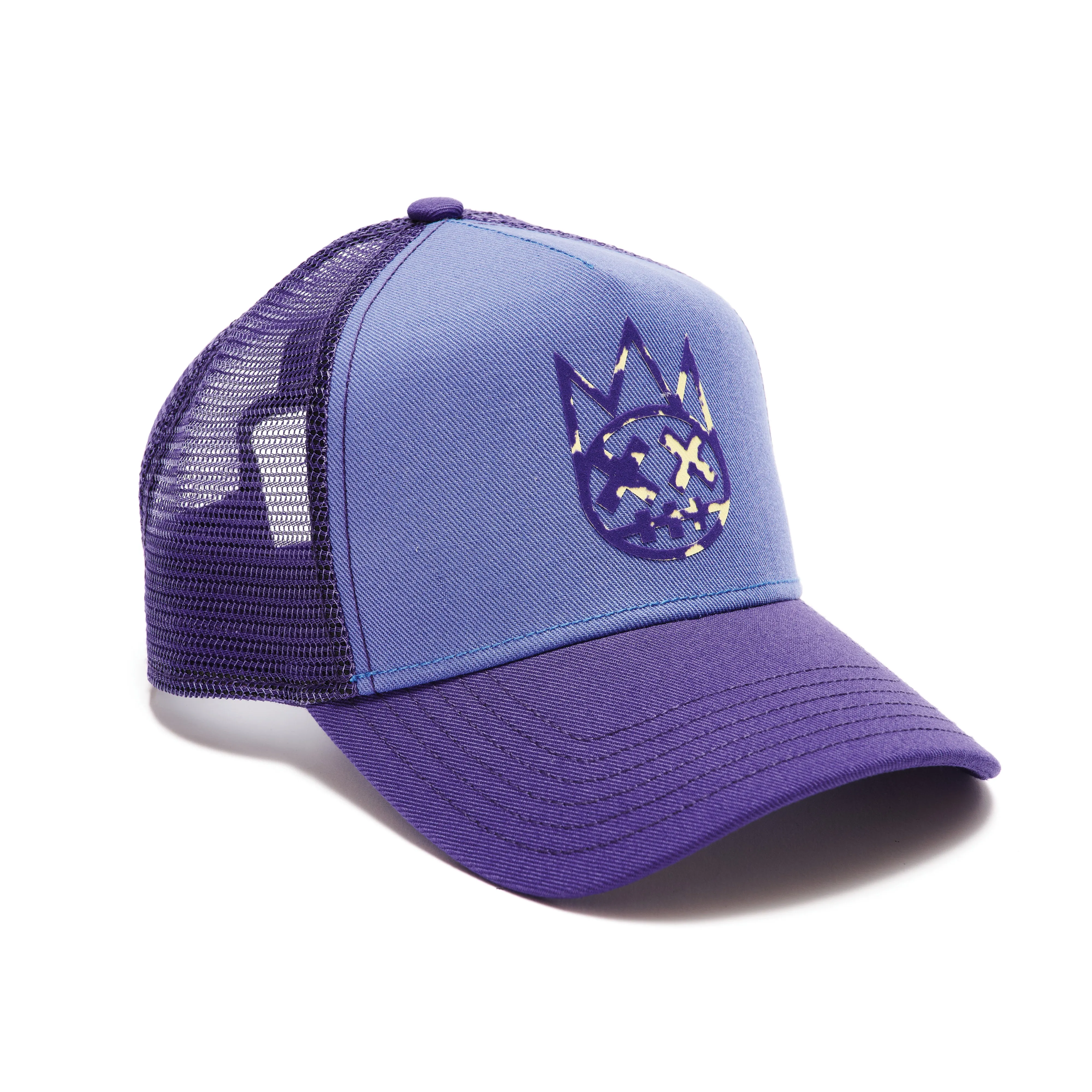 CLEAN LOGO MESH BACK TRUCKER CURVED VISOR IN VINTAGE PURPLE