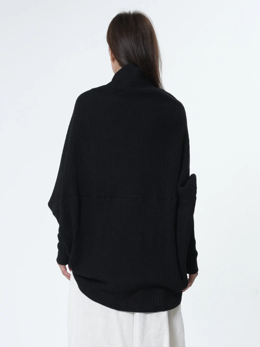 Extravagant Cardigan With Front Zipper In Black