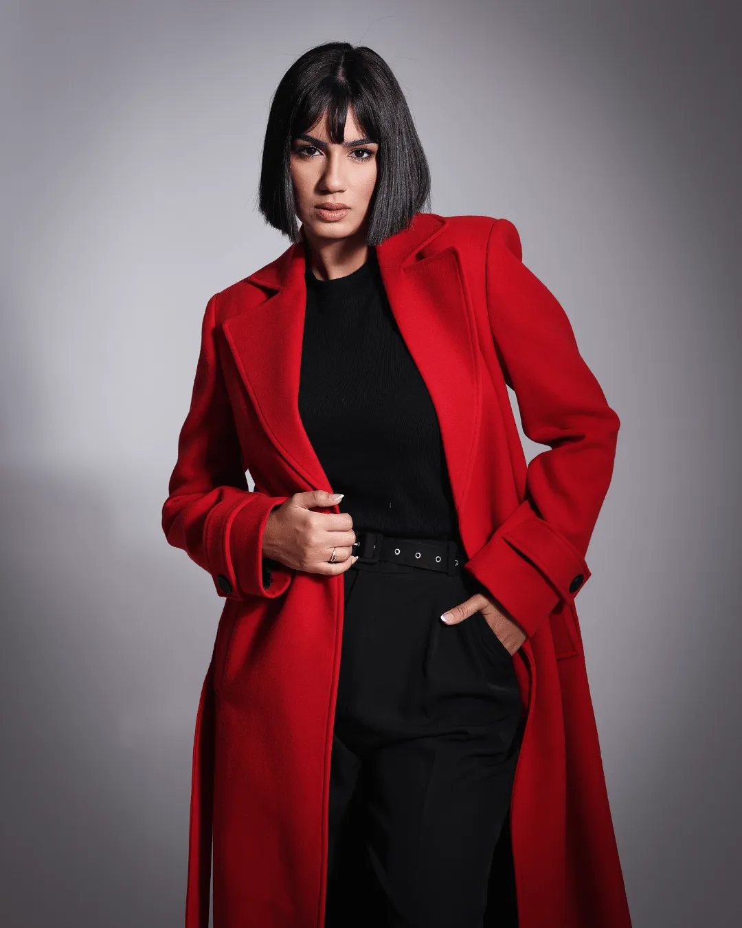 Manteau Long Avec Ceinture Rouge