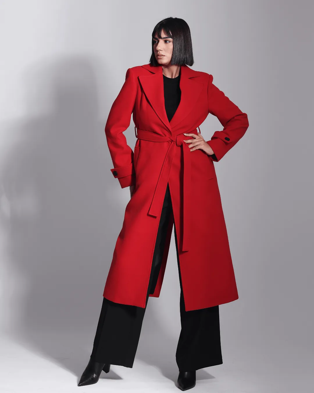 Manteau Long Avec Ceinture Rouge