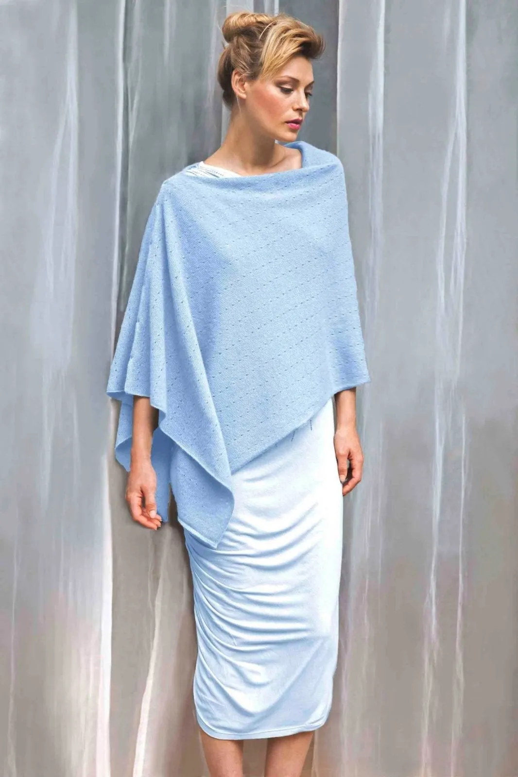 Powder blue cashmere poncho Multiway